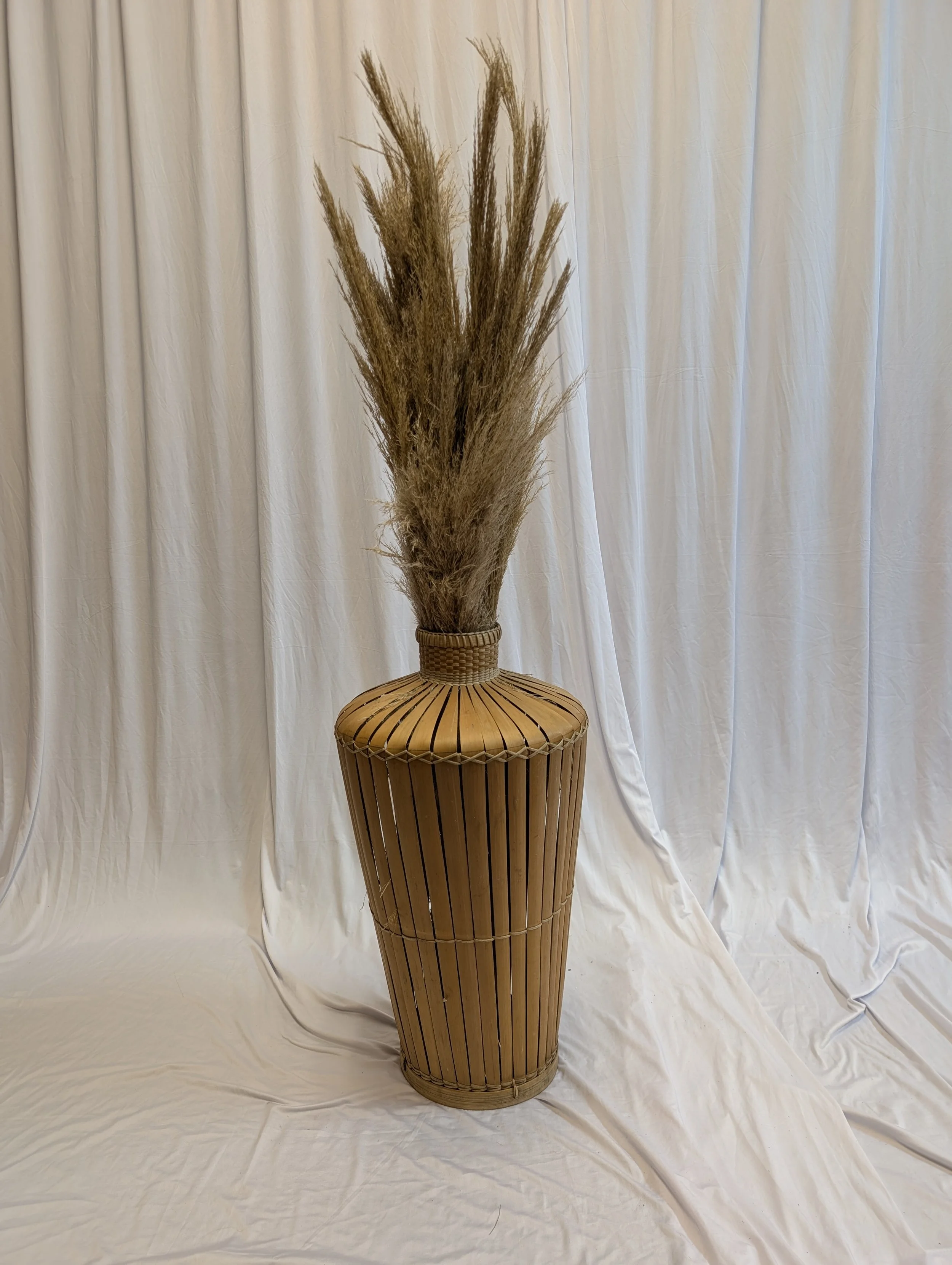Wicker Vase w Pampas