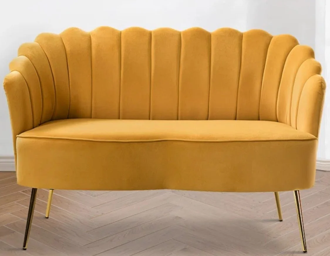 Maxie loveseat.jpg