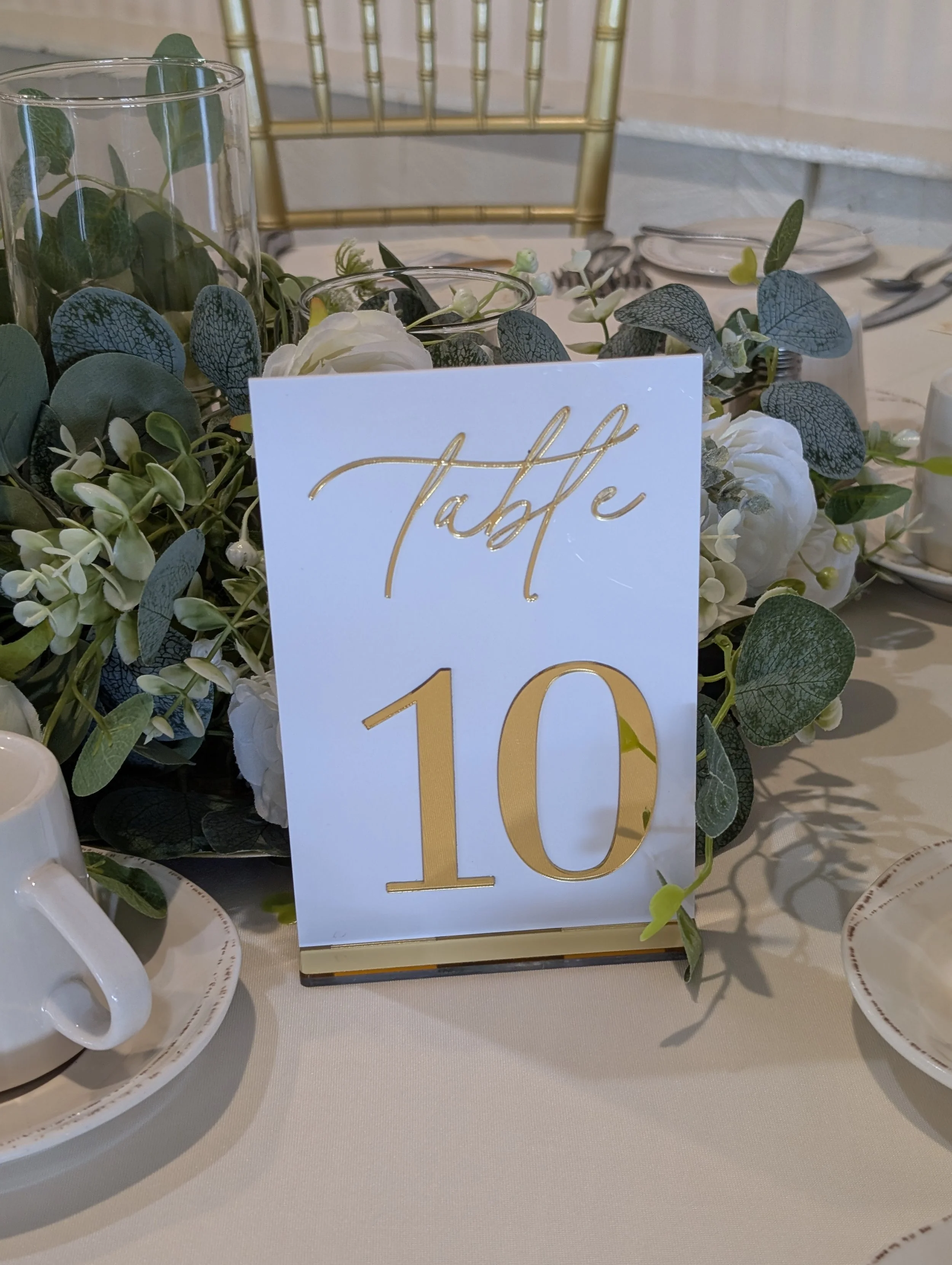 White/Gold Acrylic Table Numbers