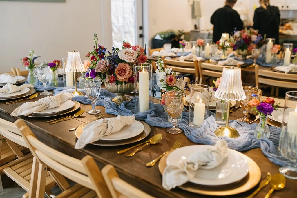 centerpiece place setting lamp candle runner.jpg