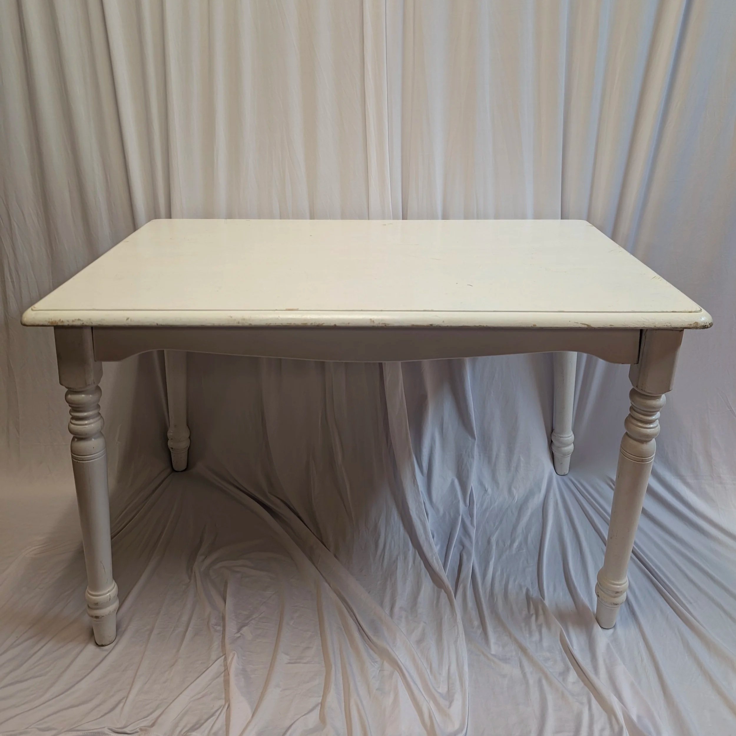 White+Dessert+Table+Sweetheart+Table.jpg
