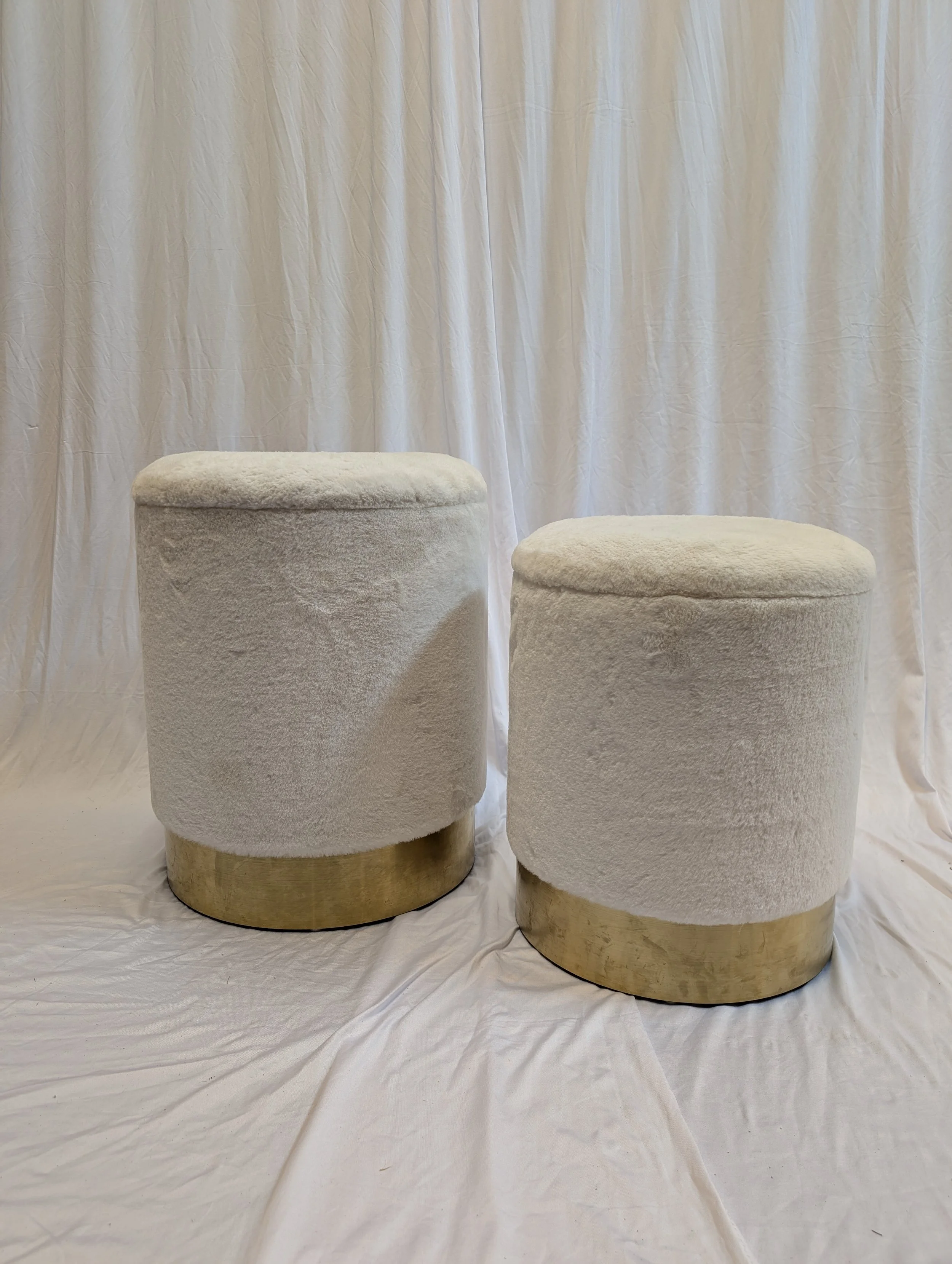 White Pouf Set