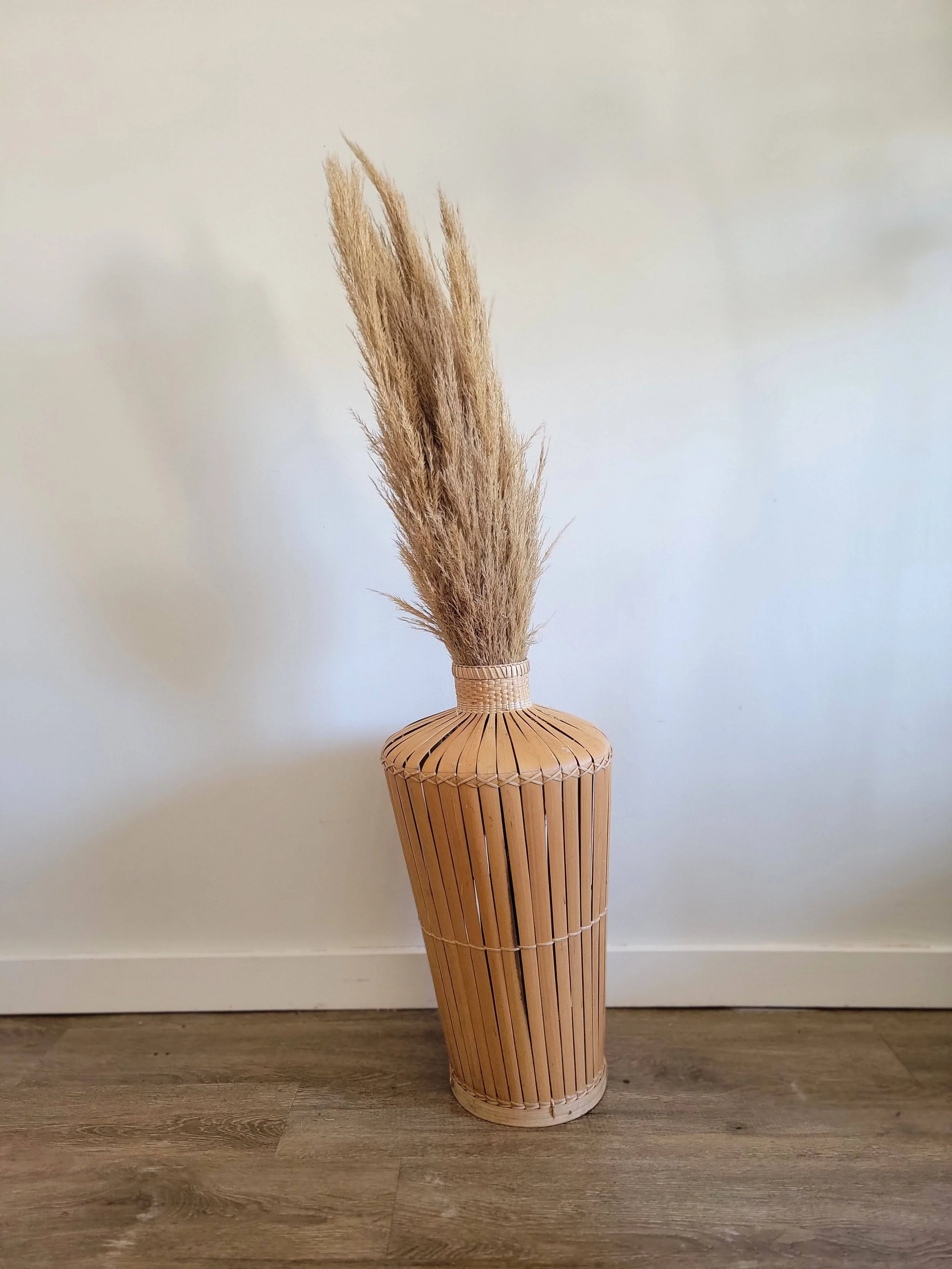 Wicker Vase w Pampas