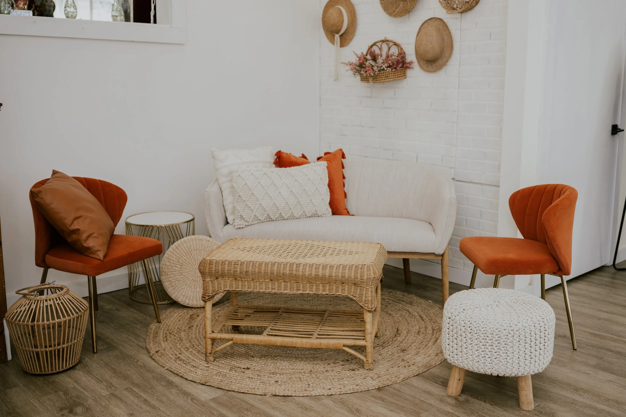 lounge willow wicker coffee table denni chairs white knit pouf.jpg