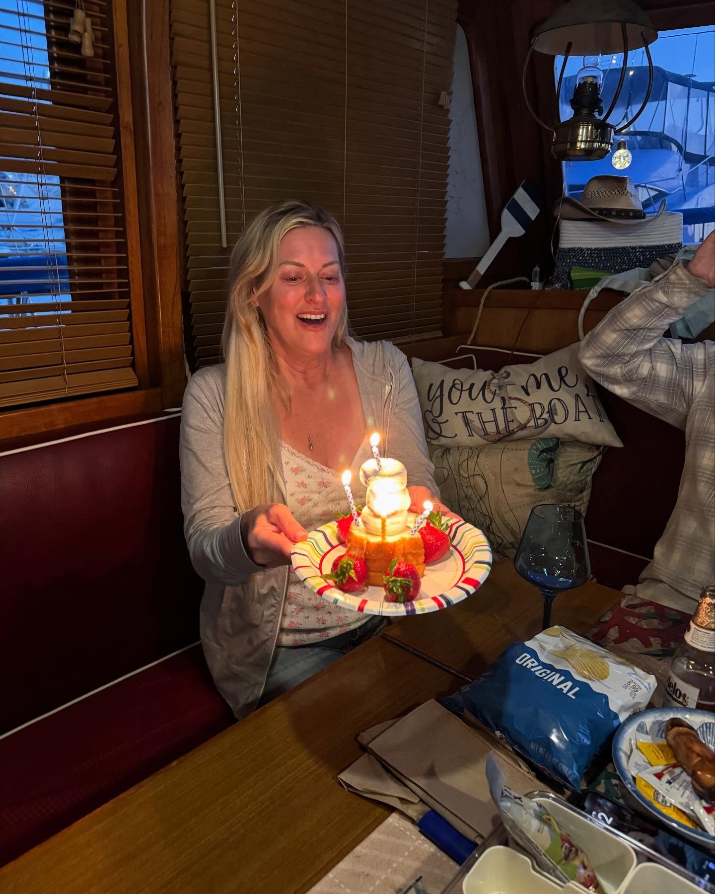 Birthday weekend part two was over the top amazing! 🌟🎉 New friends, new band, flowers, boats, concerts, forever friends, cute dogs, sunsets, powdered donuts&hellip;.thank you to absolutely everyone who made me feel so special  on my birthday. Big h