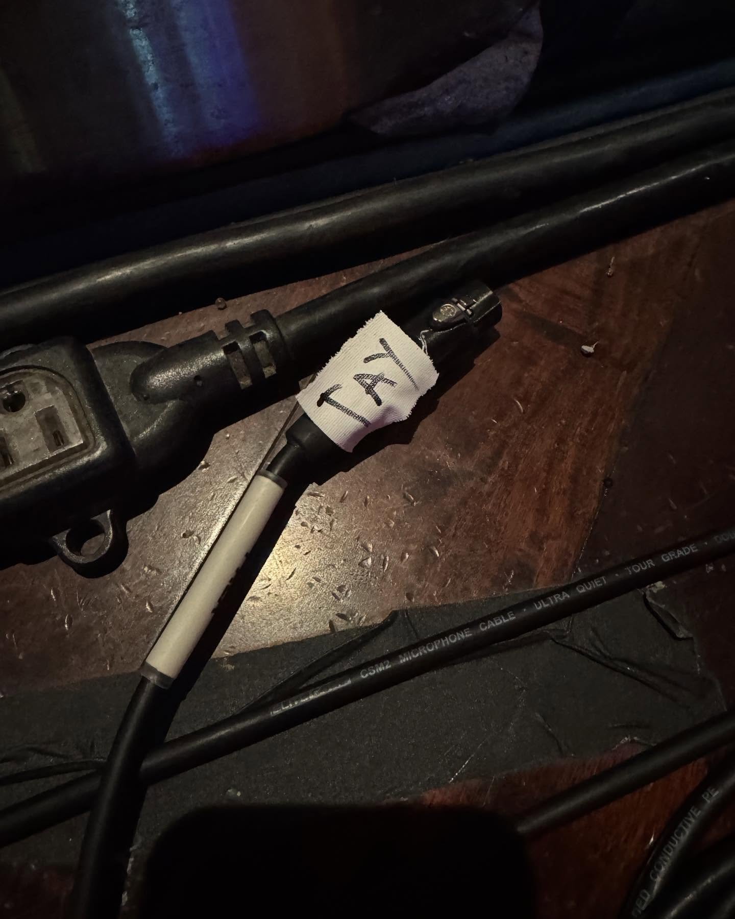 To all my musician friends&hellip;. THIS makes my gigs so bright. When you get to the gig, and not only is YOUR cable labeled, but it&rsquo;s labeled with your nick name. So fun! 🎤🌟💜

#palacasino #bigband #gratitude #ifeellikearockstar
