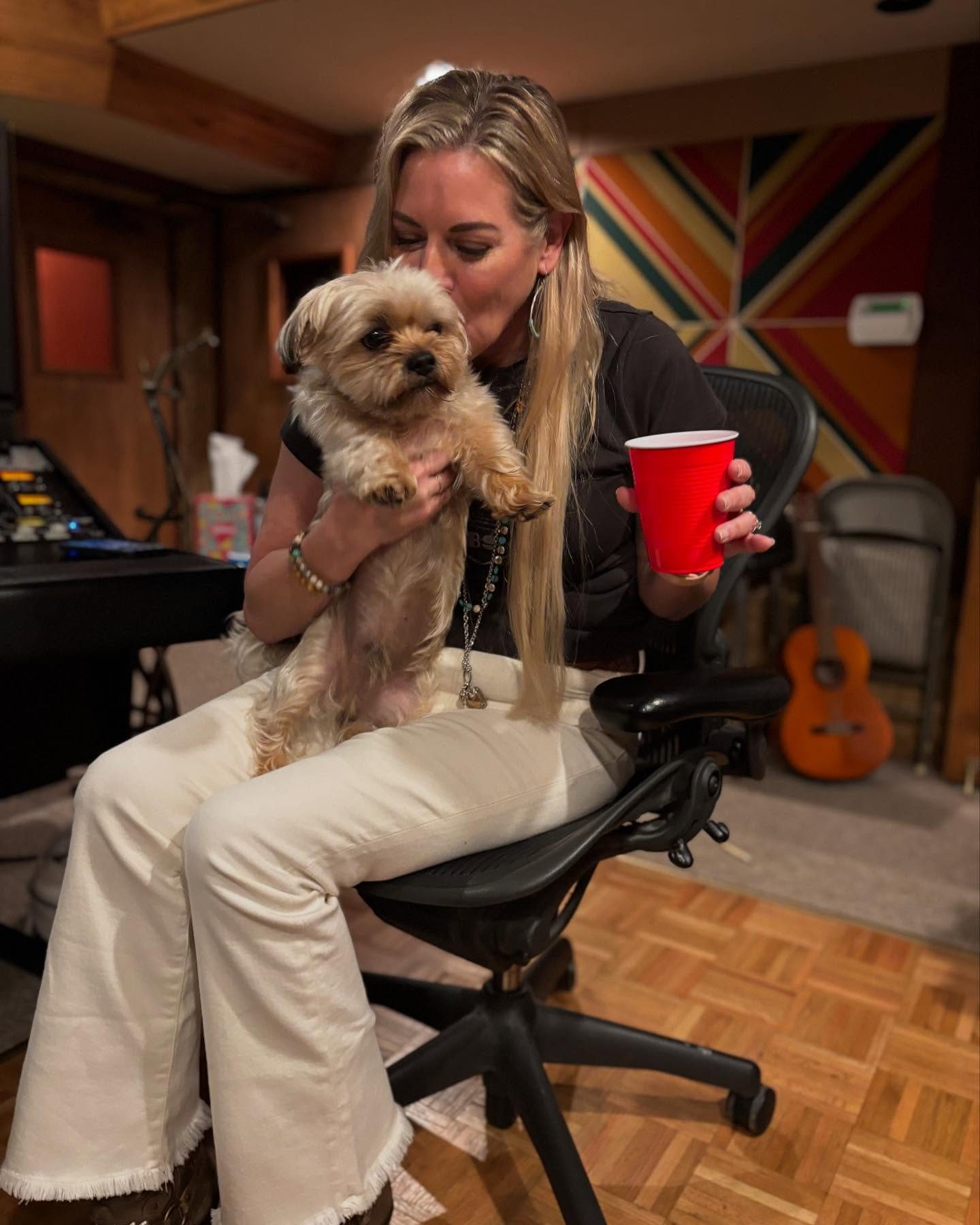 I couldn&rsquo;t be more grateful on this gorgeous day! I had the honor of working with 5 incredible talented songwriter sisters yesterday. 🎉 Each one of them brought a special uniqueness to the studio that will never be forgotten. 😍 Again, my hear