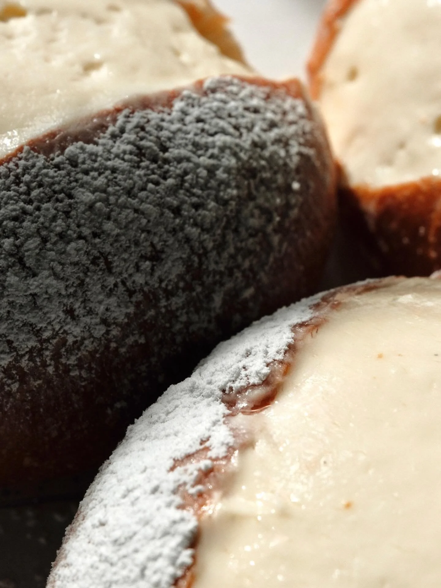 ⭐️ Maritozzo

Pan suave con notas sutiles de miel y c&iacute;tricos con relleno de crema diplom&aacute;tica.

Un cl&aacute;sico italiano reinterpretado en Creto, disponible por temporada. 💙

#CretoDeli