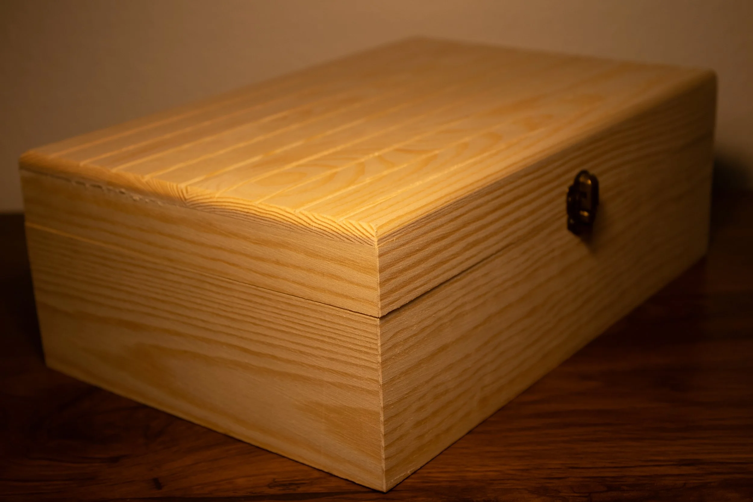 Minimalist Keepsake Box Side.jpg