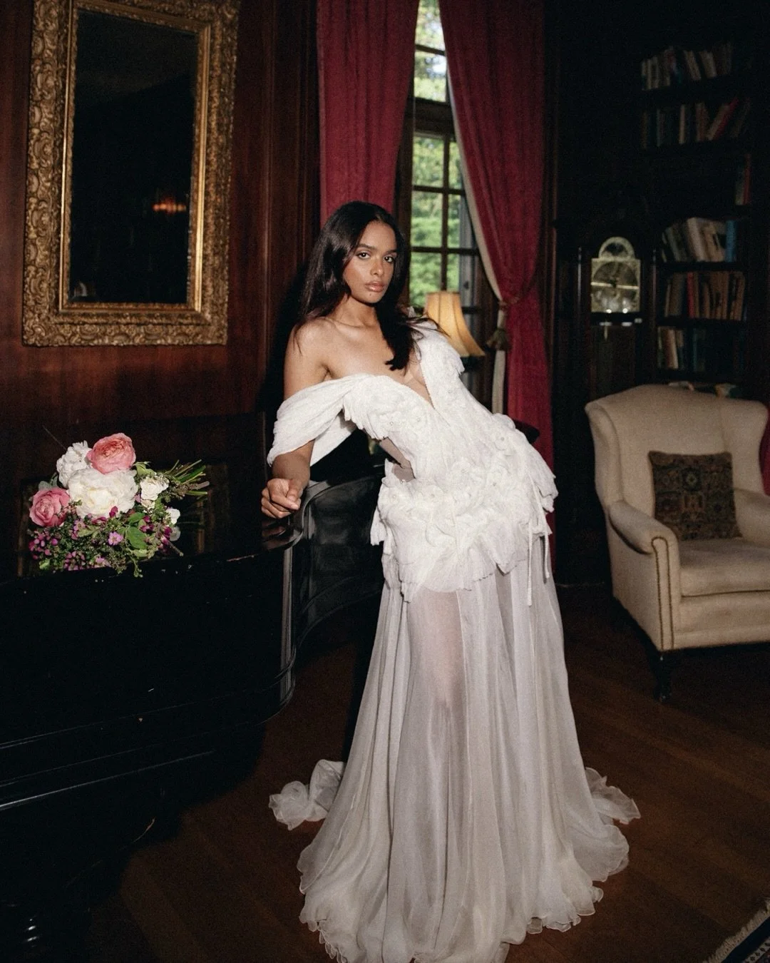 Whimsical, ethereal, a little moody, a little magical&hellip; basically everything I love wrapped into one editorial. Wainwright House understood the assignment.

And can we talk about these photos?! The talent behind the camera is unreal @vowandbond