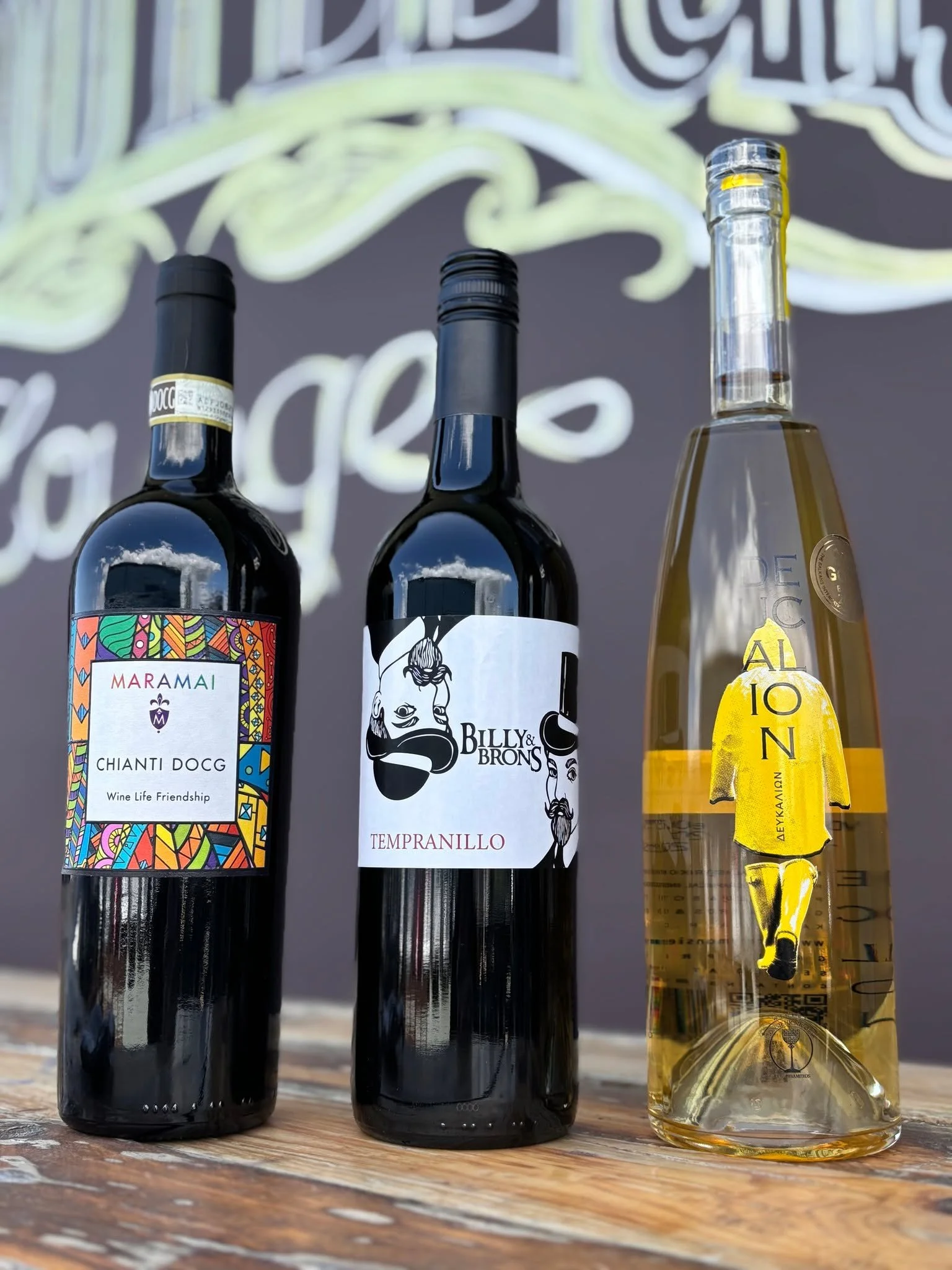 If you love picking by the label, you can't go wrong with these cool wines from @bootlegcellardoor!

Here we have the Maramai Chianti DOCG, Deucalion Assyrtiko, Billy &amp; Brons Tempranillo, Kangarilla Road Montepulciano, Moi Je M'en Fous Dry Ros&ea
