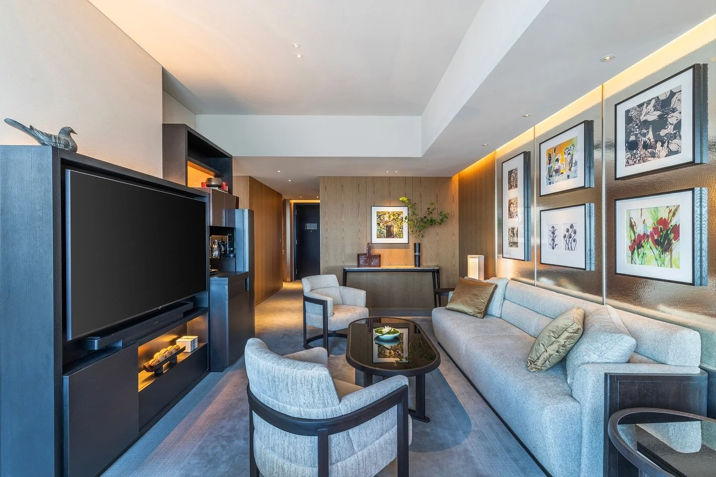 The legendary @parkhyatttokyo will reopen its doors on 9 December 2025, following a transformative renewal.

Reservations are now open - whether you&rsquo;re looking to book member rates or enjoy the extra value of Hyatt Priv&eacute; perks (Earn Hyat