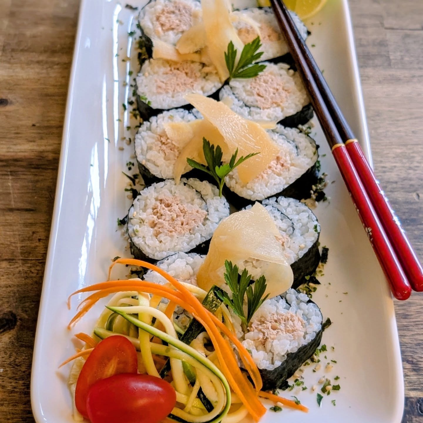 Tuna Sushi Rolls topped with Homemade Pickles Ginger! Personalised Kids meals made to their liking.

We know as a Parent it is not simple to always find the time to make healthy and nutritious meals for your kids, that is why at Artisan Meals Company