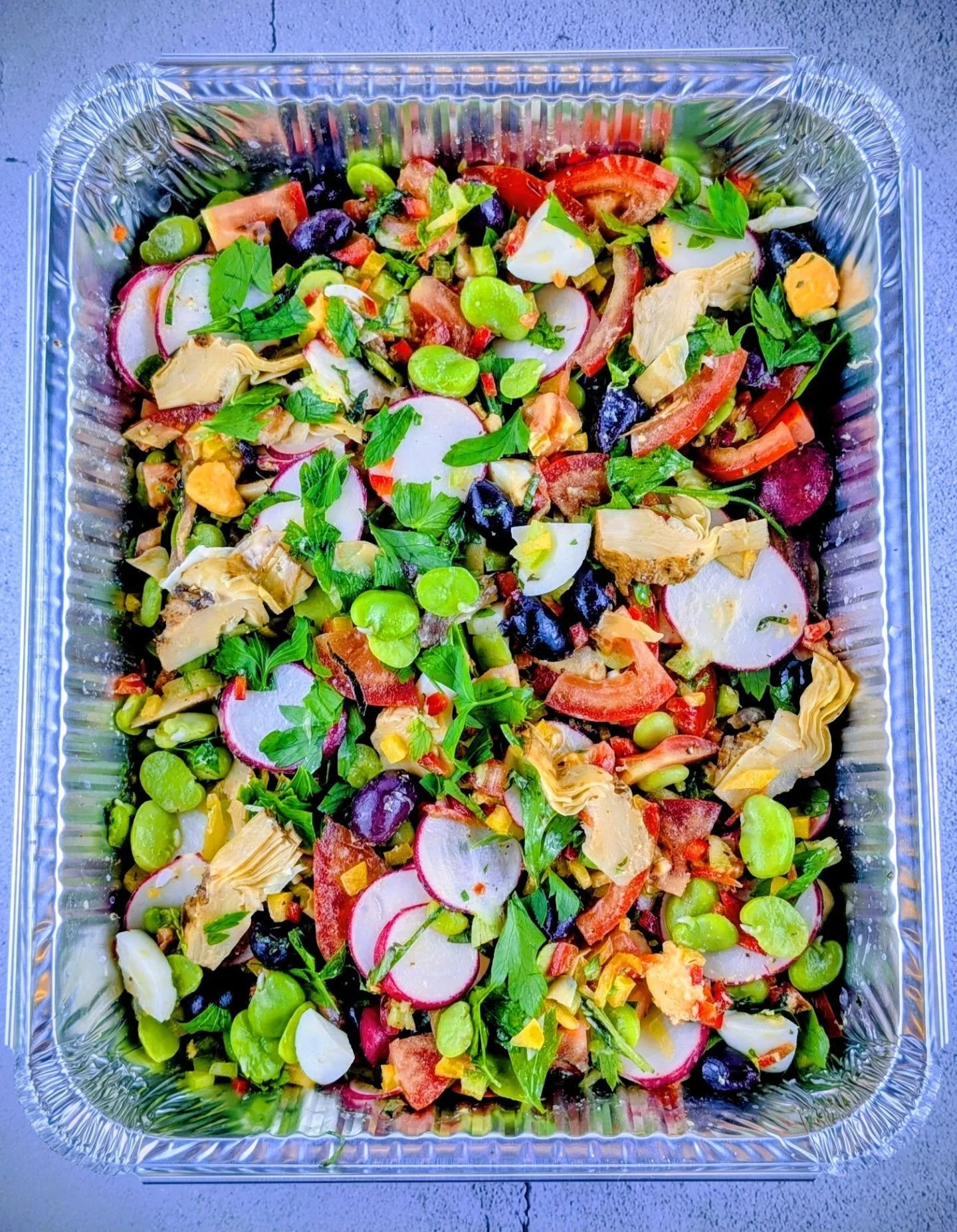 Authentic Ni&ccedil;oise Salad! Packed with flavours! Served with a side of Tuna steak!

At Artisan meals company, we create a new menu each week, personalised to your preferences and making all types of cuisines from around the World, using our loca