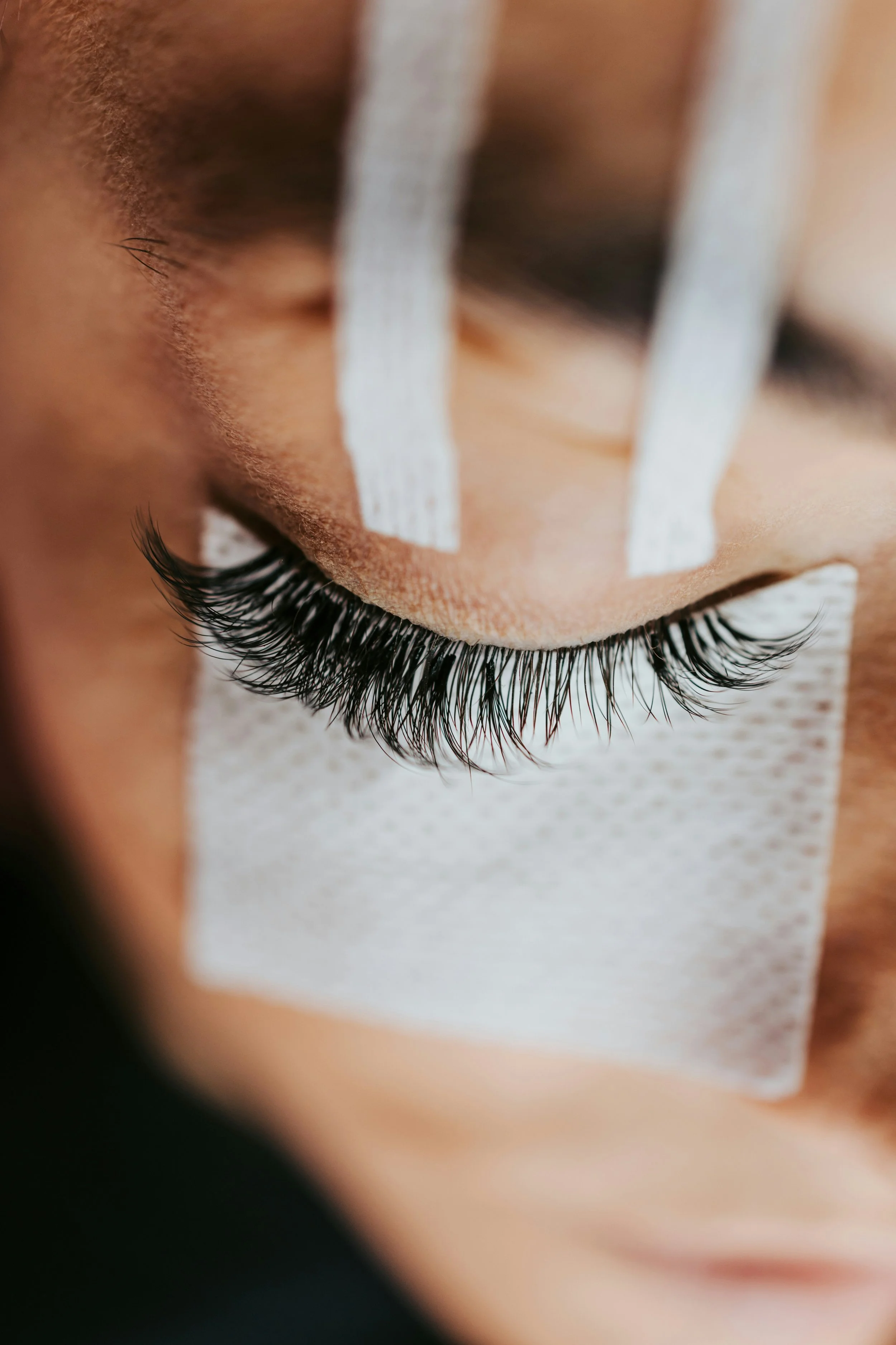How Long Do Eyelash Extensions Last?