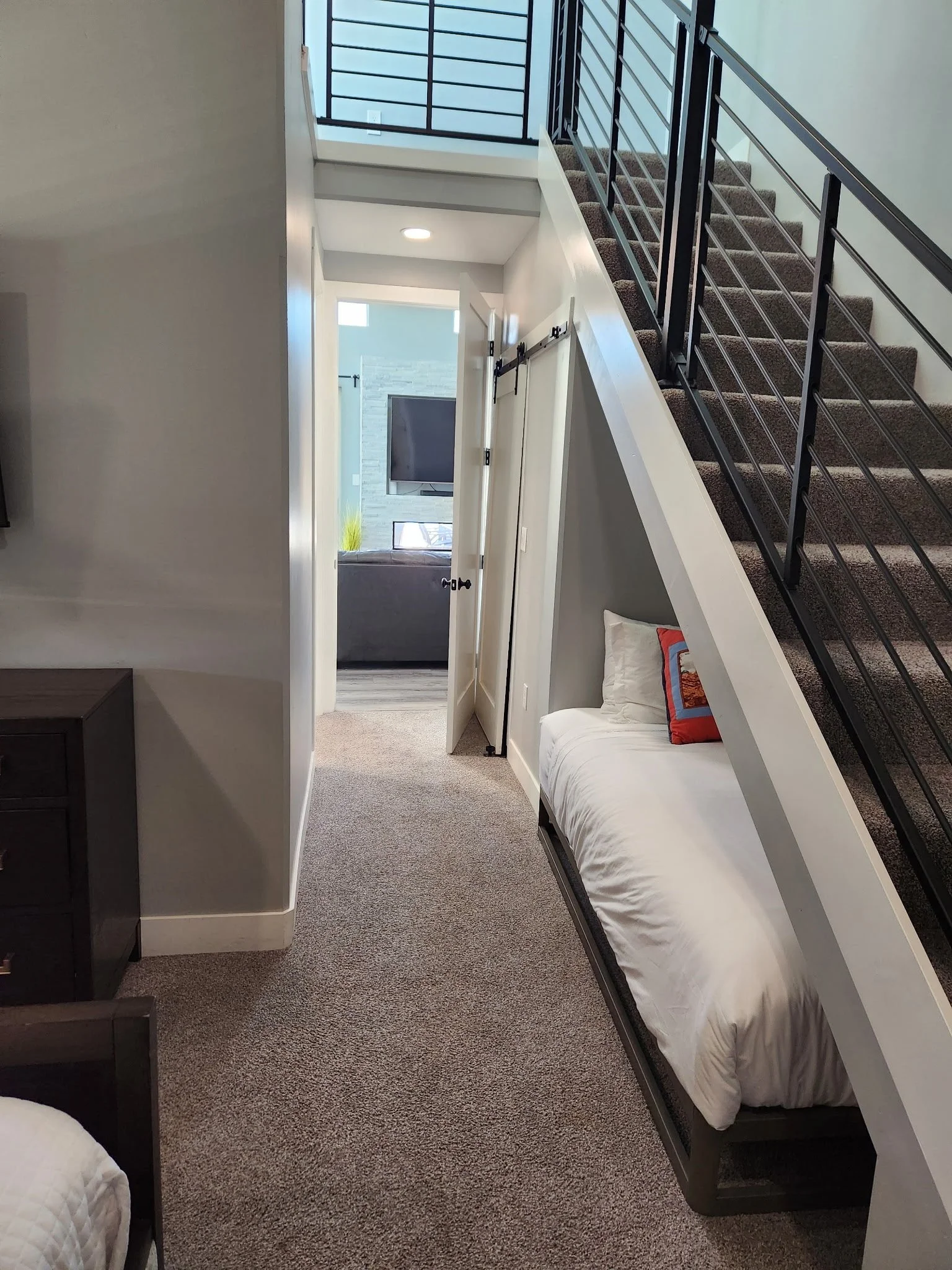 Suite 3 — Main-Level Twin Bed