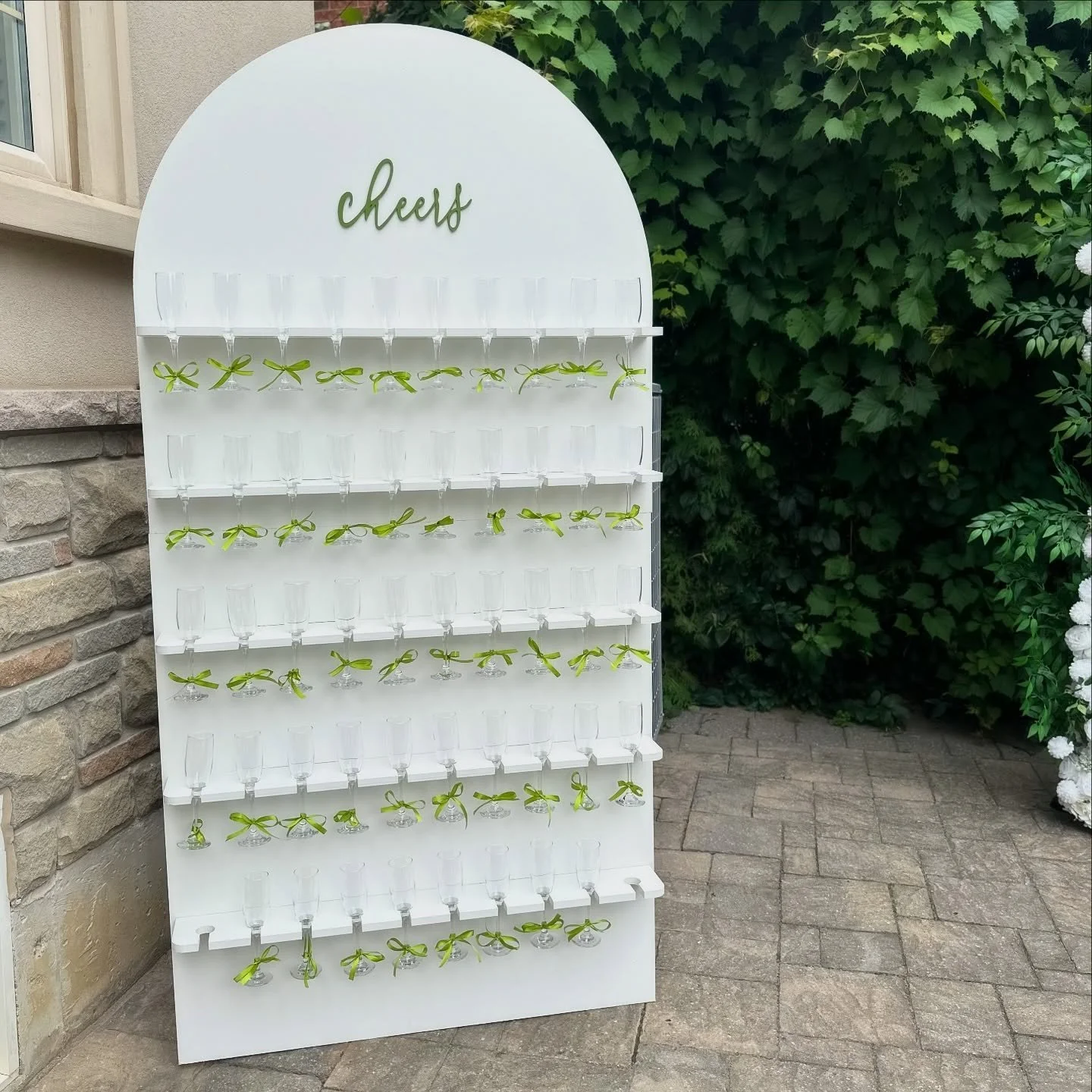 Elevate your event with a champagne wall, perfectly matched to your theme 🤍🥂🍾

DM for bookings 💌
*
*
*
#DaisyLuxeEvents #eventdecor #torontoeventdecor #flowerbackdrop #bridalshowerdecor #gtadecor #torontopartyplanner #eventstyling #luxuryeventdec