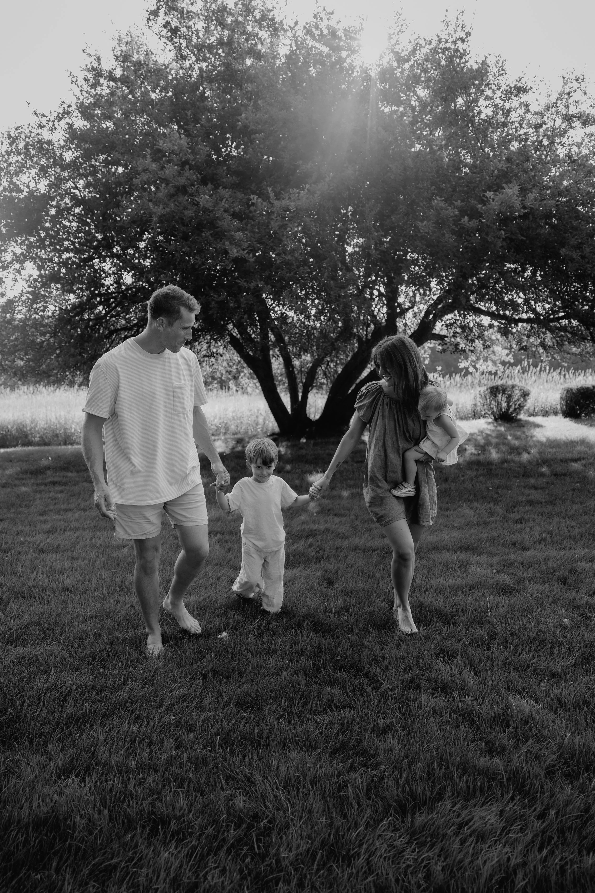 elena+fam_bw-182.jpg
