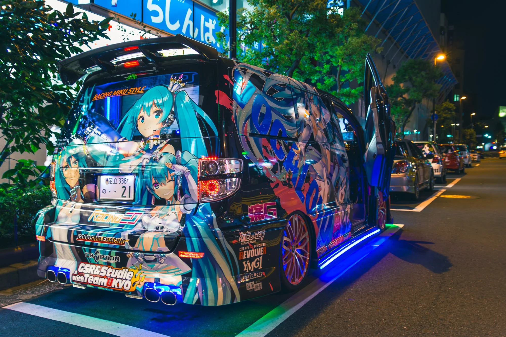Hatsune Miku itasha in Akihabara