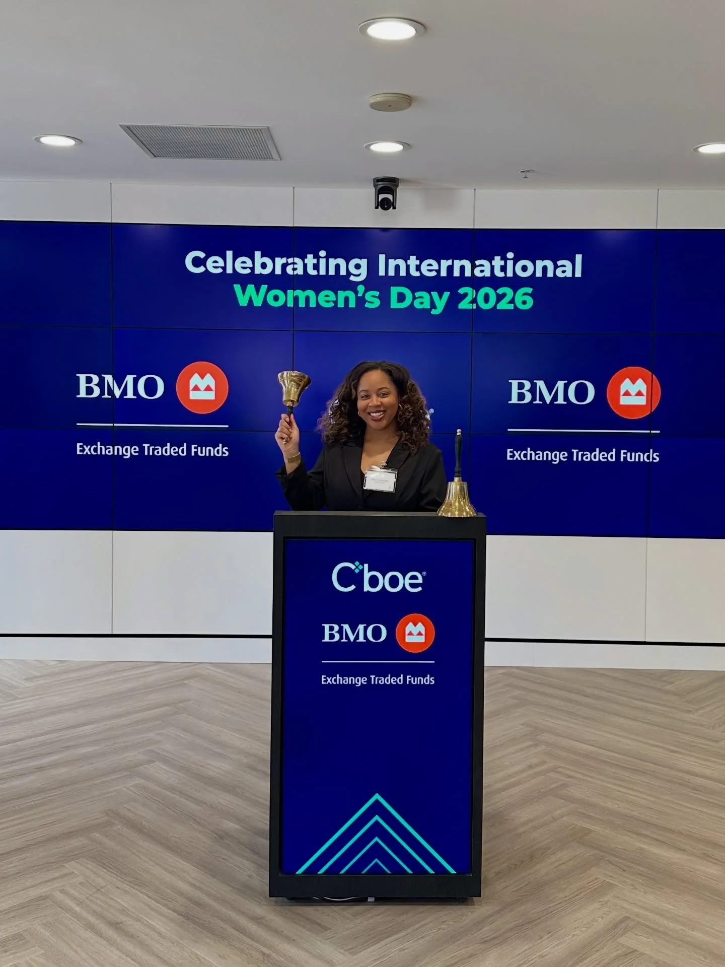 I got to close the stock market at @cboecanada! 📈

Who would have thought the girl who used to cry doing math homework in grade school would have ended up in rooms like these 🥹

Very grateful for the experience! Thank you to the team at @bmocanada 