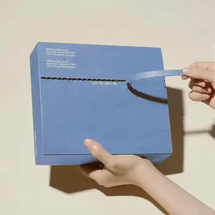 eco-friendly e-commerce box with tearstrip.jpg