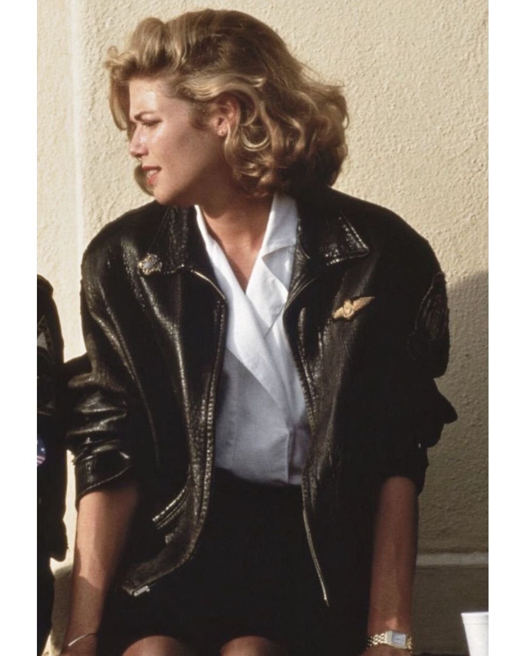 Kelly McGillis in Top Gun.
Brad &amp; Gwyneth. Kate &amp; Johnny.
Winona Ryder, Demi Moore, Cindy Crawford, leather on their shoulders.
In the 90s, everyone had one.
The leather jacket wasn&rsquo;t a look. It was a mood.

🔗 Read more in the article 