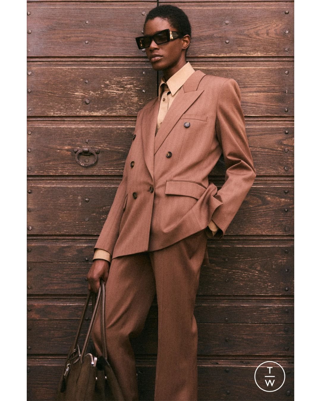 Stella does suits.
I've always had a soft spot for Stella McCartney&rsquo;s tailoring&mdash;sharp, sculptural, but never stiff.
These looks from her Resort 2026 collection are everything I love: clean lines, oversized confidence, androgynous elegance