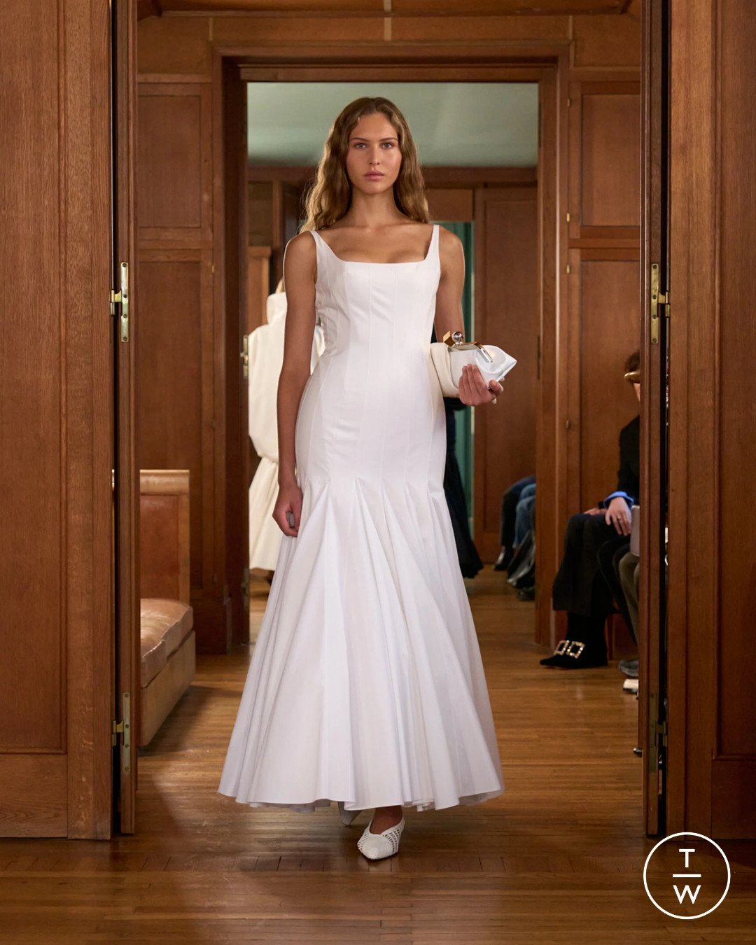 Christy Turlington. Eva Herzigova. Liya Kebede.
For his Spring/Summer 2025 show, Jacquemus brought iconic women back to the runway&mdash;elegant, confident, unforgettable.
And the clothes? As always, he delivered silhouettes that feel both timeless a