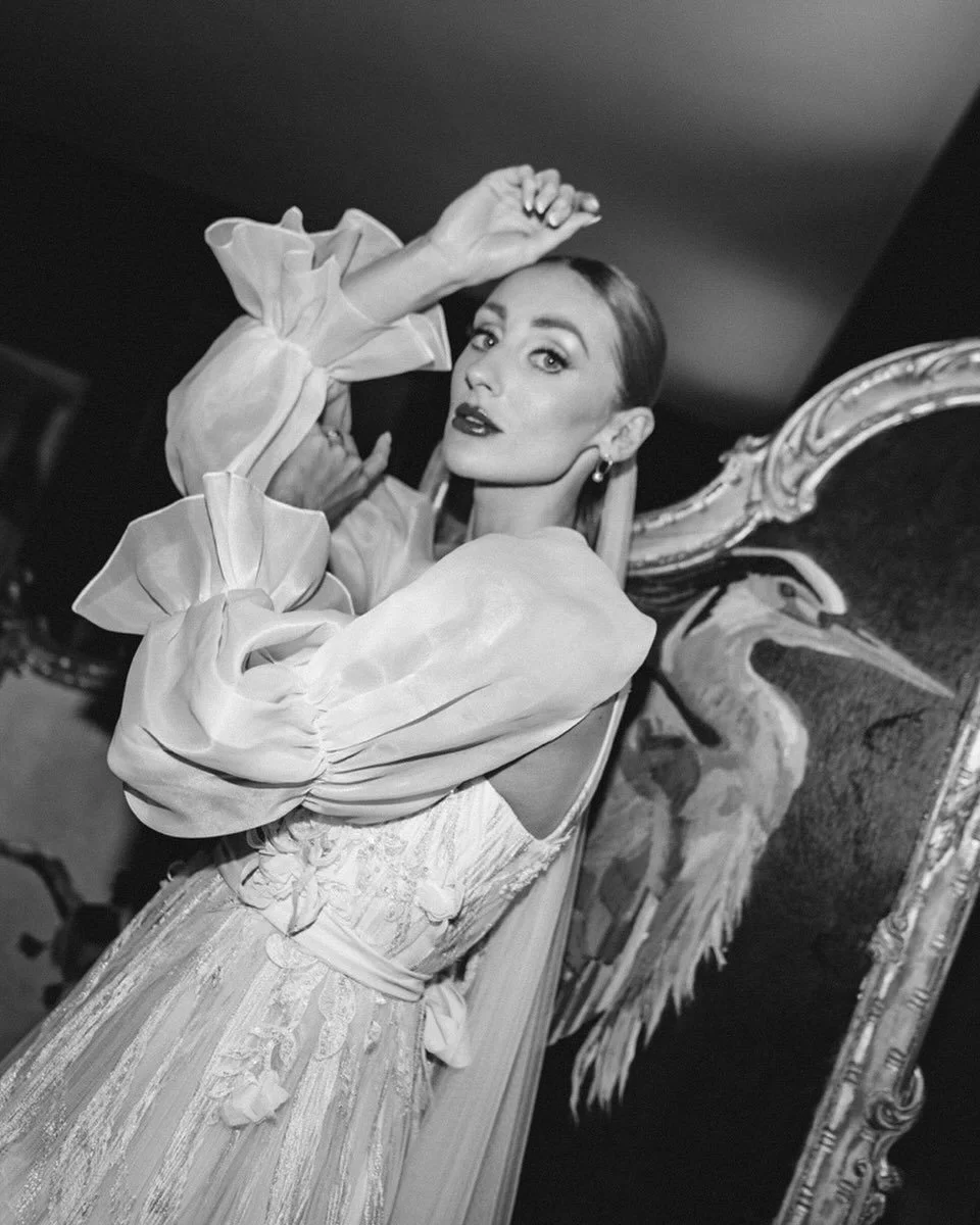 Our job as your wedding planner is to protect your time, amplify your vision, and manage every layer of the experience from start to finish 🦋
Concept, planning, styling, props: @pearleventsatelier 
Sail cloth, furniture: @southdownsmarquees
Outdoor 