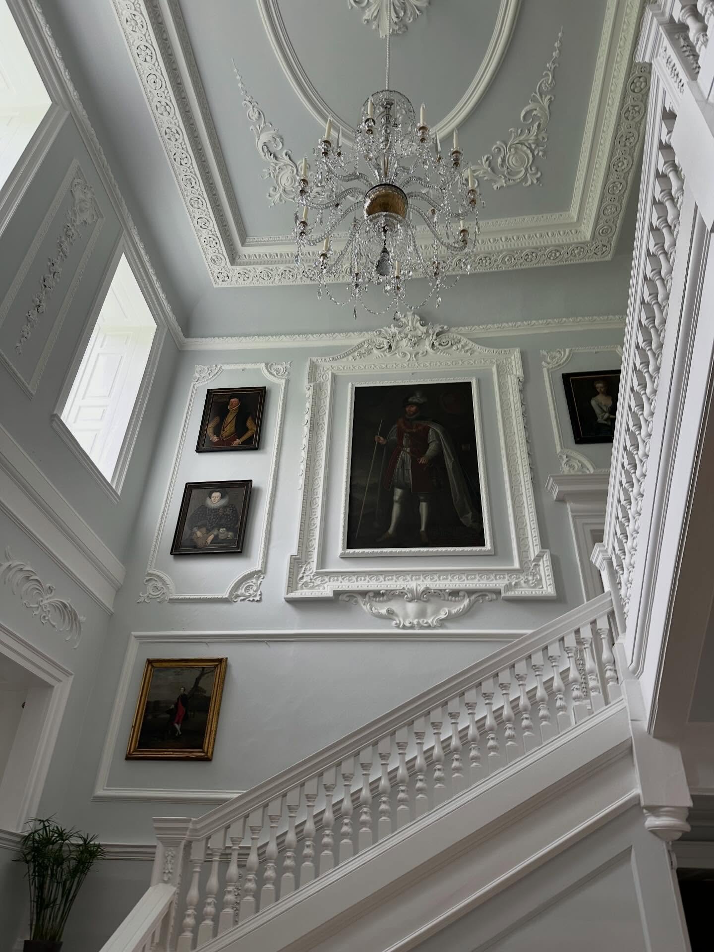 📍 Firle Place
A recent site visit to stunning Firle Place, planning with one of our couples for their autumn wedding next year. Schedule a complimentary consultation with Hannah to begin your wedding journey and let us help you find your dream venue