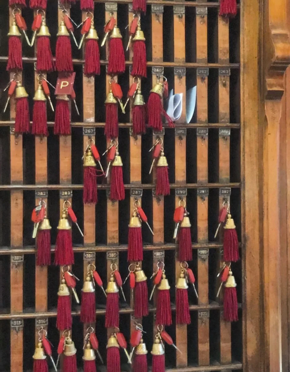 📍 Hotel Danieli, Venice 
At Pearl Events Atelier we believe guest experience is the heartbeat of every celebration.
Much like a luxury hotel, it begins before the first welcome and lingers long after the last goodbye.
We curate spaces with intention