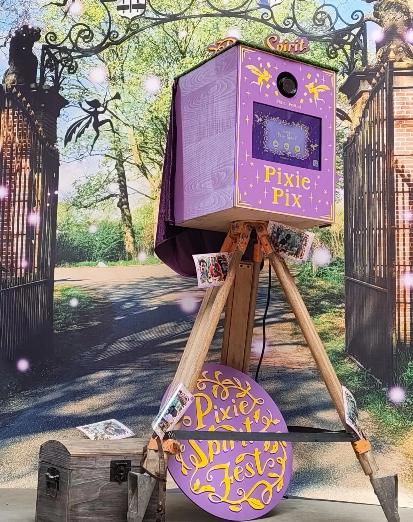 Ga jij komend weekend naar Runeheim?

Kom dan zeker langs bij de Pixie Spirit Stand in de Marktstraat! Maak kennis met het Pixie Team, ga op de foto in onze magische Pixie Photobooth 📸 &eacute;n maak kans op 2 GRATIS tickets voor Pixie Spirit Fest! 