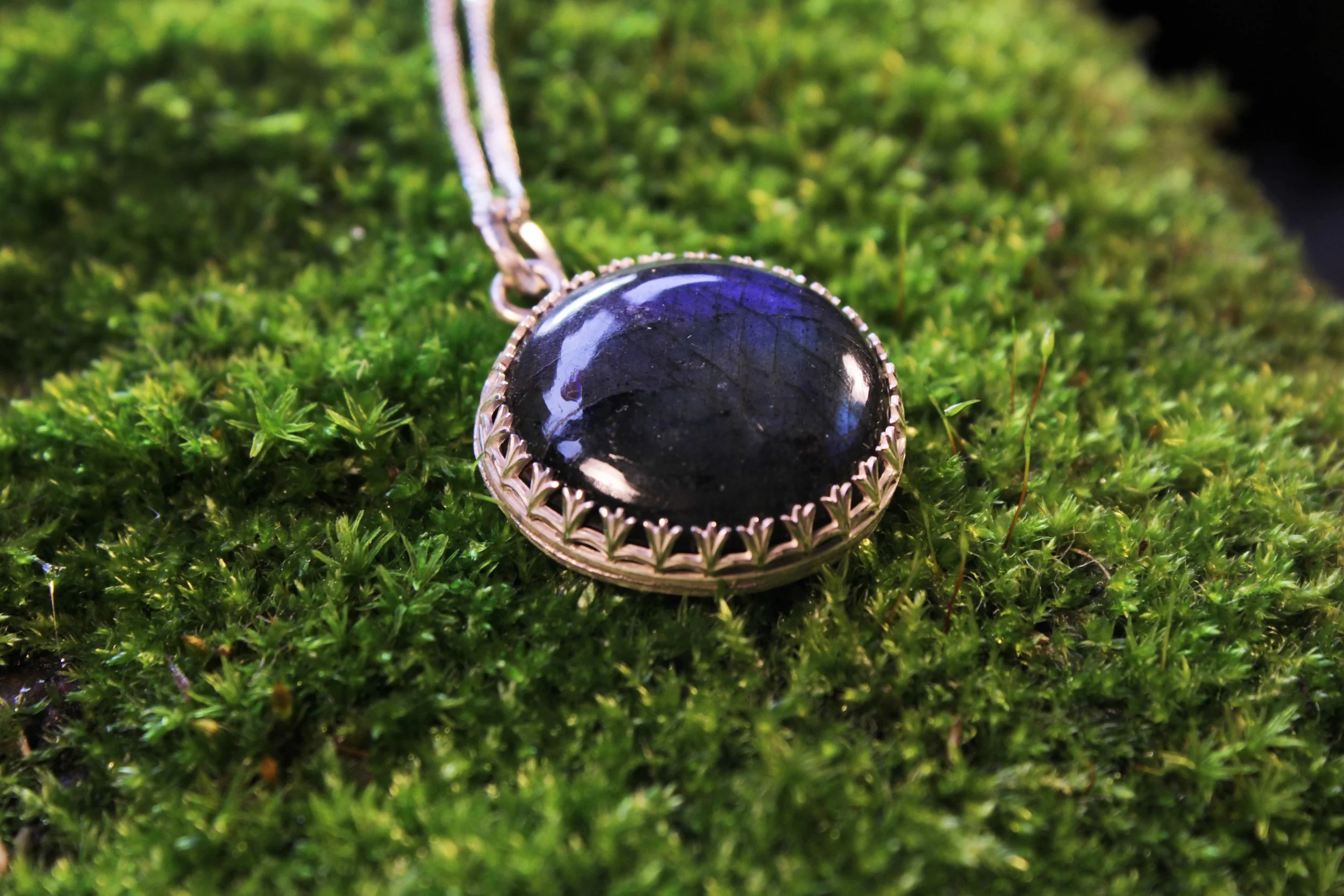 Royal+labradorite+round+pendant+p002+2.jpg