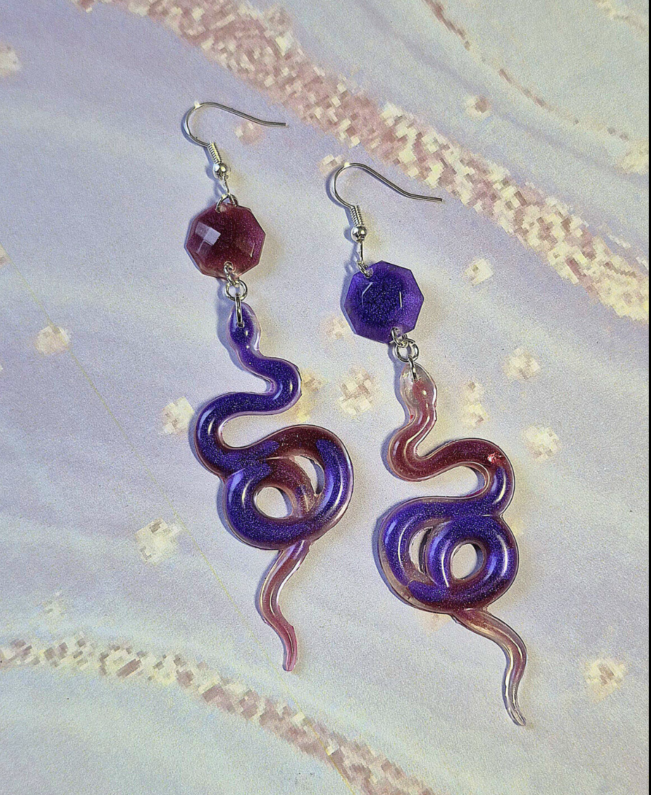 copyright-pixiespiritfest-standhouders-Tresses Creations-3.png