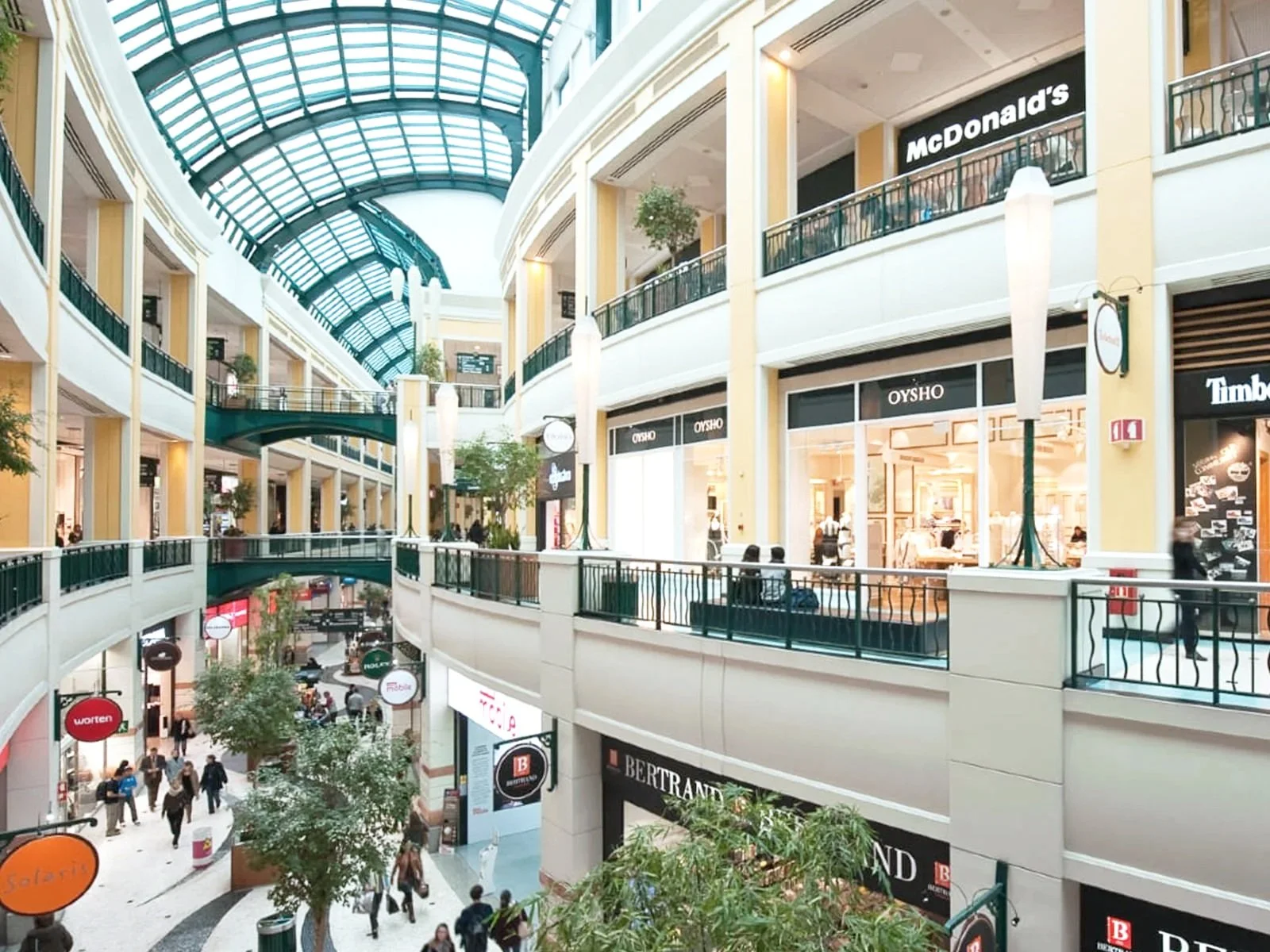 Colombo shopping mall interior lisbon