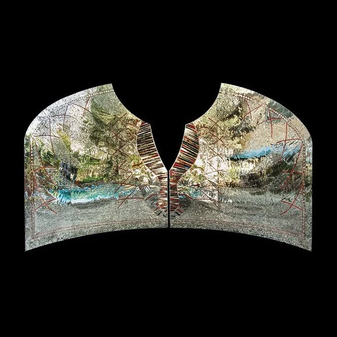 Continuous Feast (2013), Mirror-Painting Glass, Plaster on Wood, 270 x 395 cm, (Lighting 2)