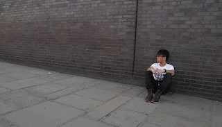 The Yellow Deck Chairs: A Lesson in Observation from a Manchester Afternoon 曼徹斯特的草地&nbsp;