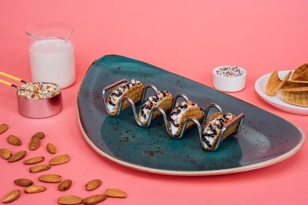 a2826462-6a91-4655-8a04-edc72184ca35Almond-Stuffed Sundae Taco600.jpg