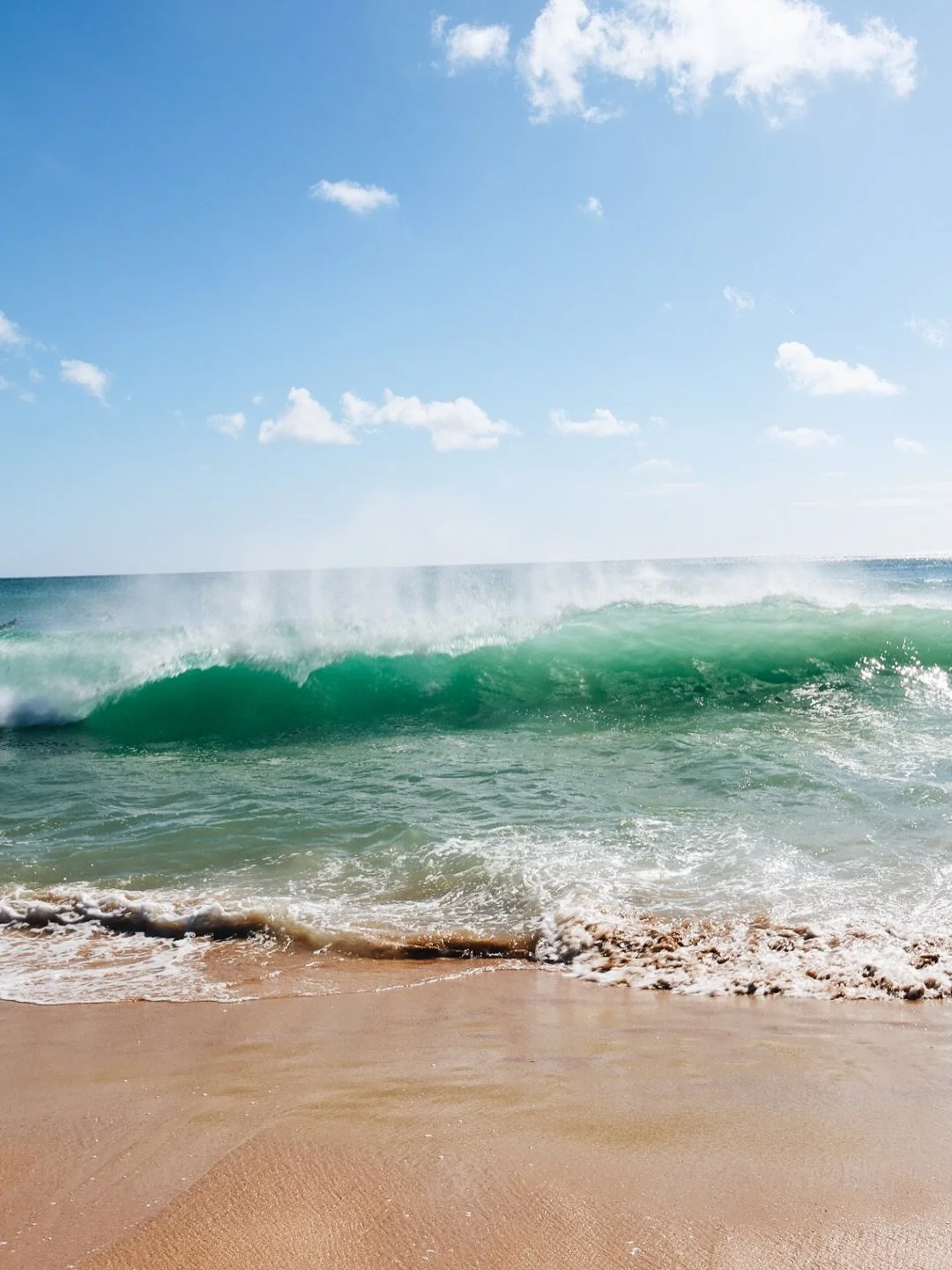 I am all at sea. Slow days. Watching. Sharing. Observing. Loving. 📷 🌊💙#antjebragaphoto #travelandfoodphotography #portugal #feelinghome #takingphotos