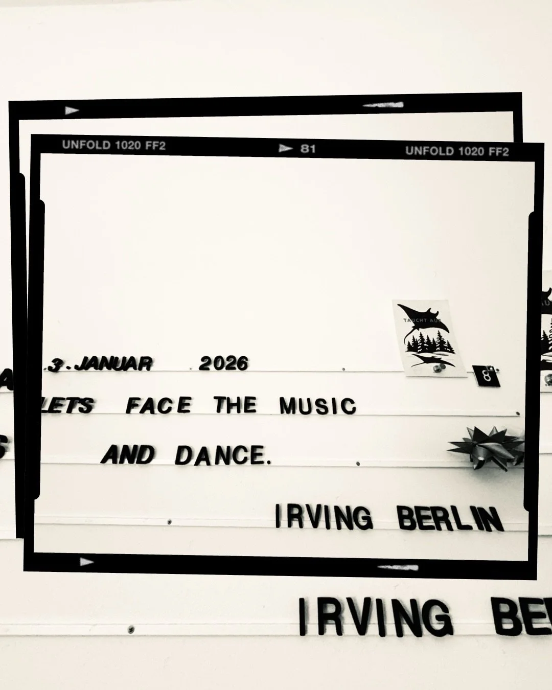&bdquo;Let&rsquo;s face the music and dance.&rdquo; 🎶 (Irving Berlin) - da ist es endlich, mein Motto f&uuml;r 2026! Habe nicht krampfhaft danach gesucht, es hat mich gefunden! Euch w&uuml;nsche ich T&auml;nze, die Euch gut tun, Begleitungen, die Eu