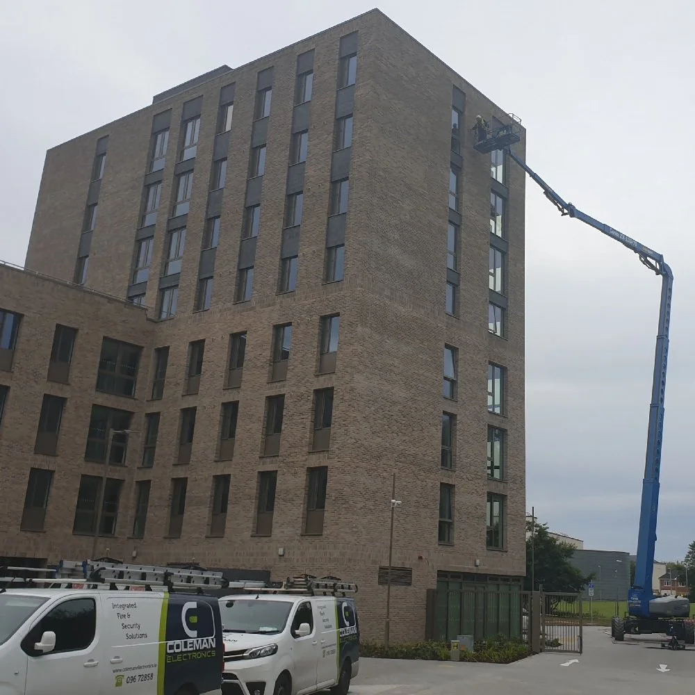 Working 7 stories up on a cherrypicker today, yes we are fully IPAF certified!

If you would like us to tint your bricks for the best price nationwide guaranteed, link in bio!

#bricktinting #brickrepair #bricky #bricktint #bricklaying #bricklayer
#r