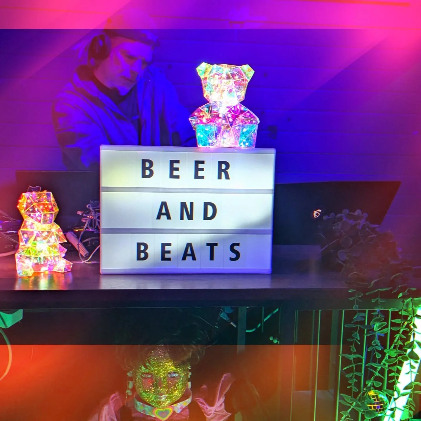 Ce soir c'est Beer and Beats !!

&Ccedil;a d&eacute;marre maintenant chez Lumiia. ⚡
&Eacute;lectro, lumi&egrave;res et cocktails.
Si vous cherchez o&ugrave; sortir ce soir&hellip; vous venez de trouver.