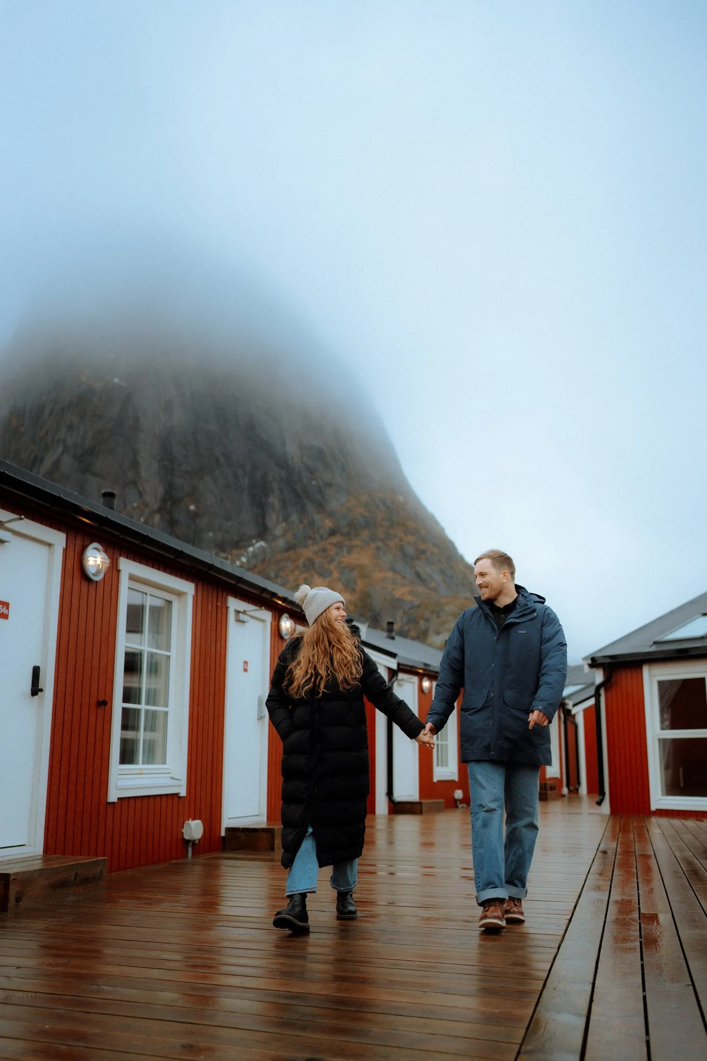 hamnoy-red-cabins-engagement-photo.jpg