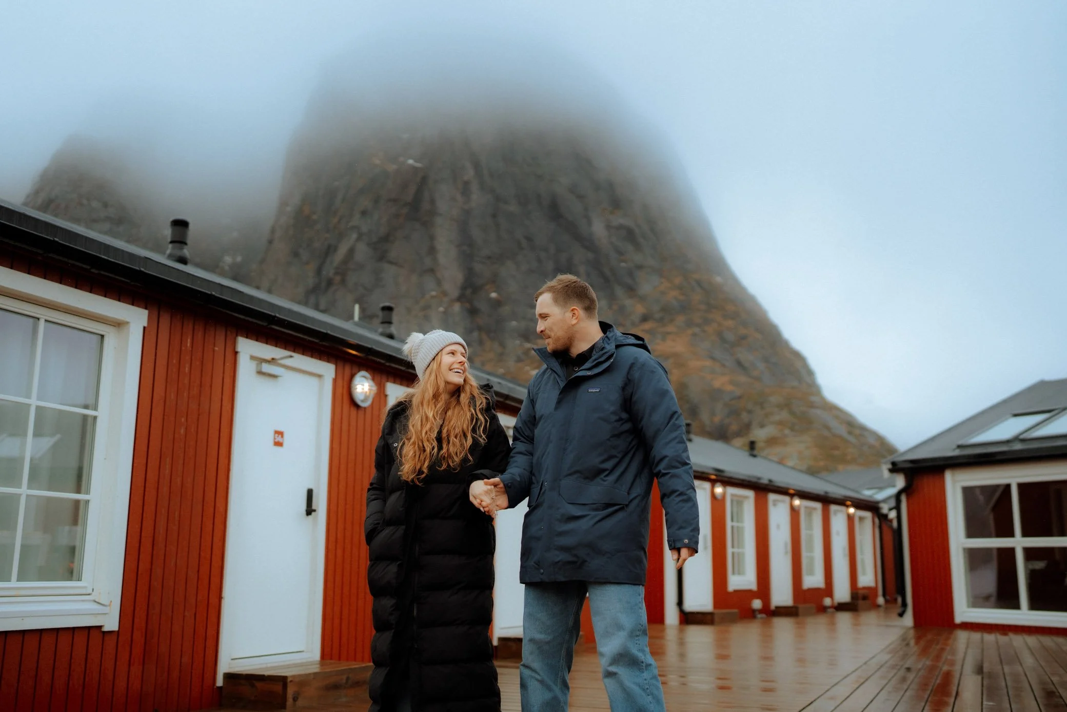 surprise-proposal-hamnoy-lofoten.jpg