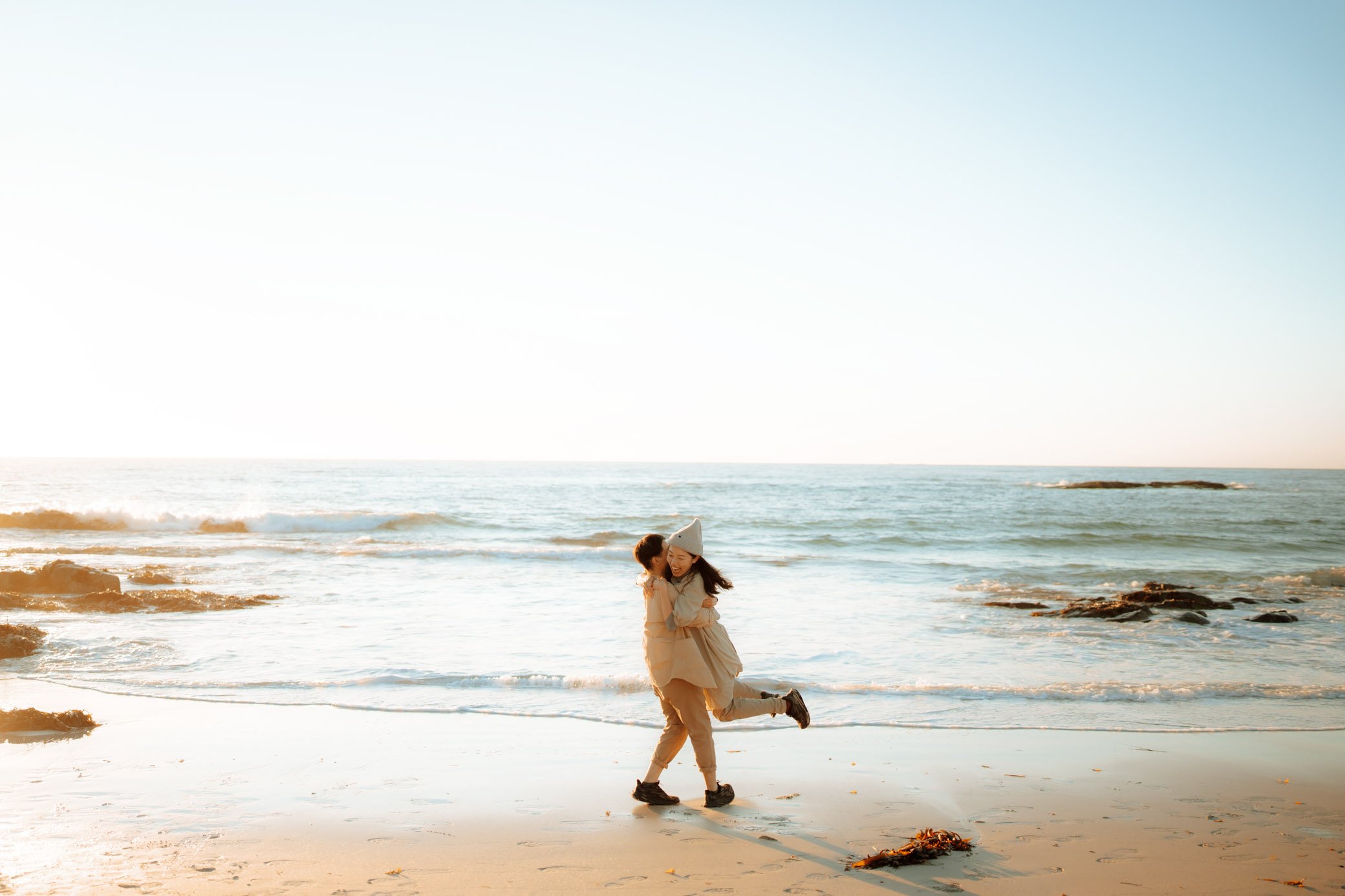 Beach-Flakstad-couple-photoshoot-9.jpg