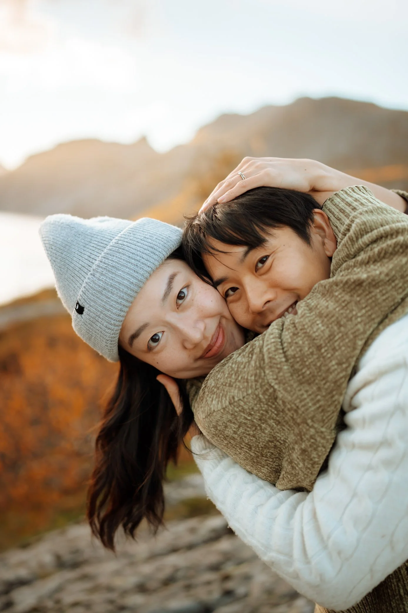 Autumn-lofoten-couple-photoshoot-15.jpg