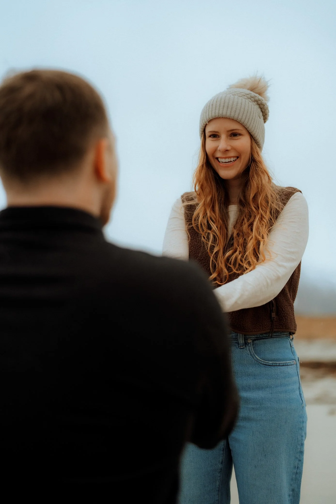 Beach-Flakstad-rainy-couple-photoshoot-4.jpg