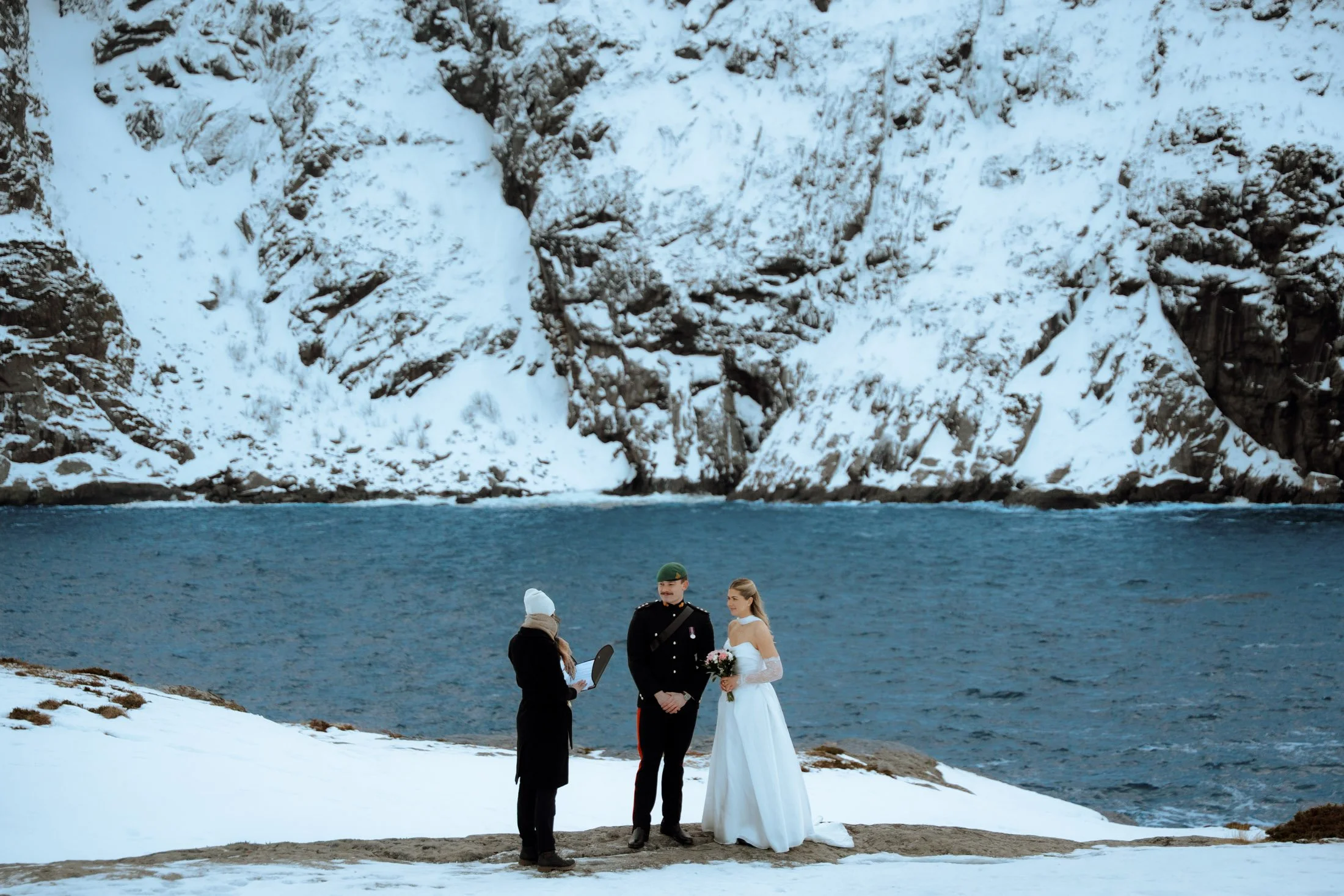 Intimate elopement celebration Å Lofoten