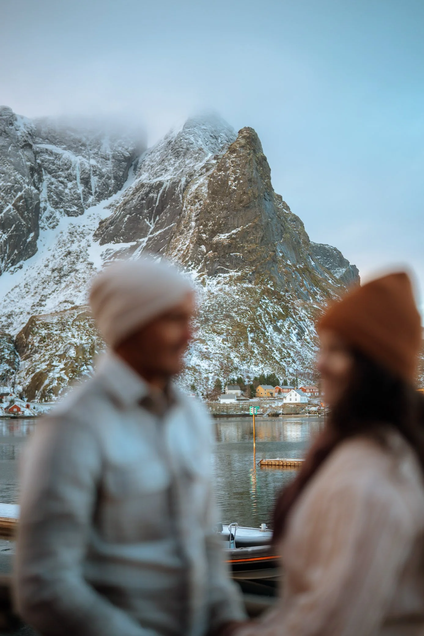Reine-Sakrisøy-sunny-photoshoot-lofoten-8.jpg
