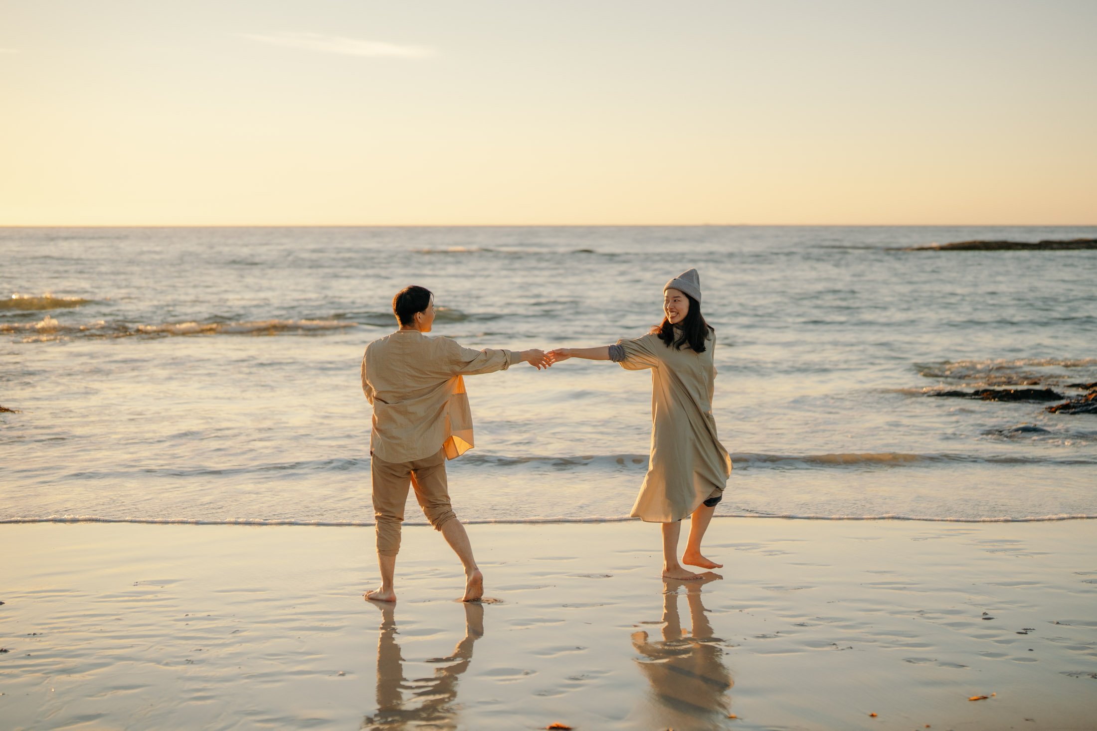 Summer elopement on Arctic beach in Lofoten